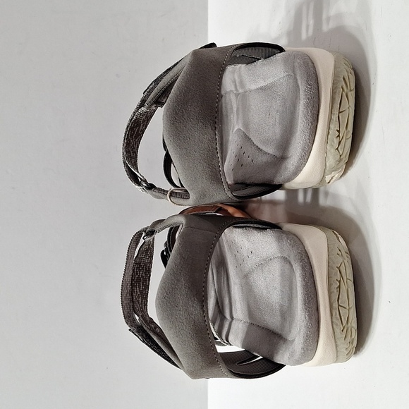 JBU by Jambu (NEW) Gray White Sonia Comfort Adjustable Strap Sandal Size 7.5 - Picture 6 of 10